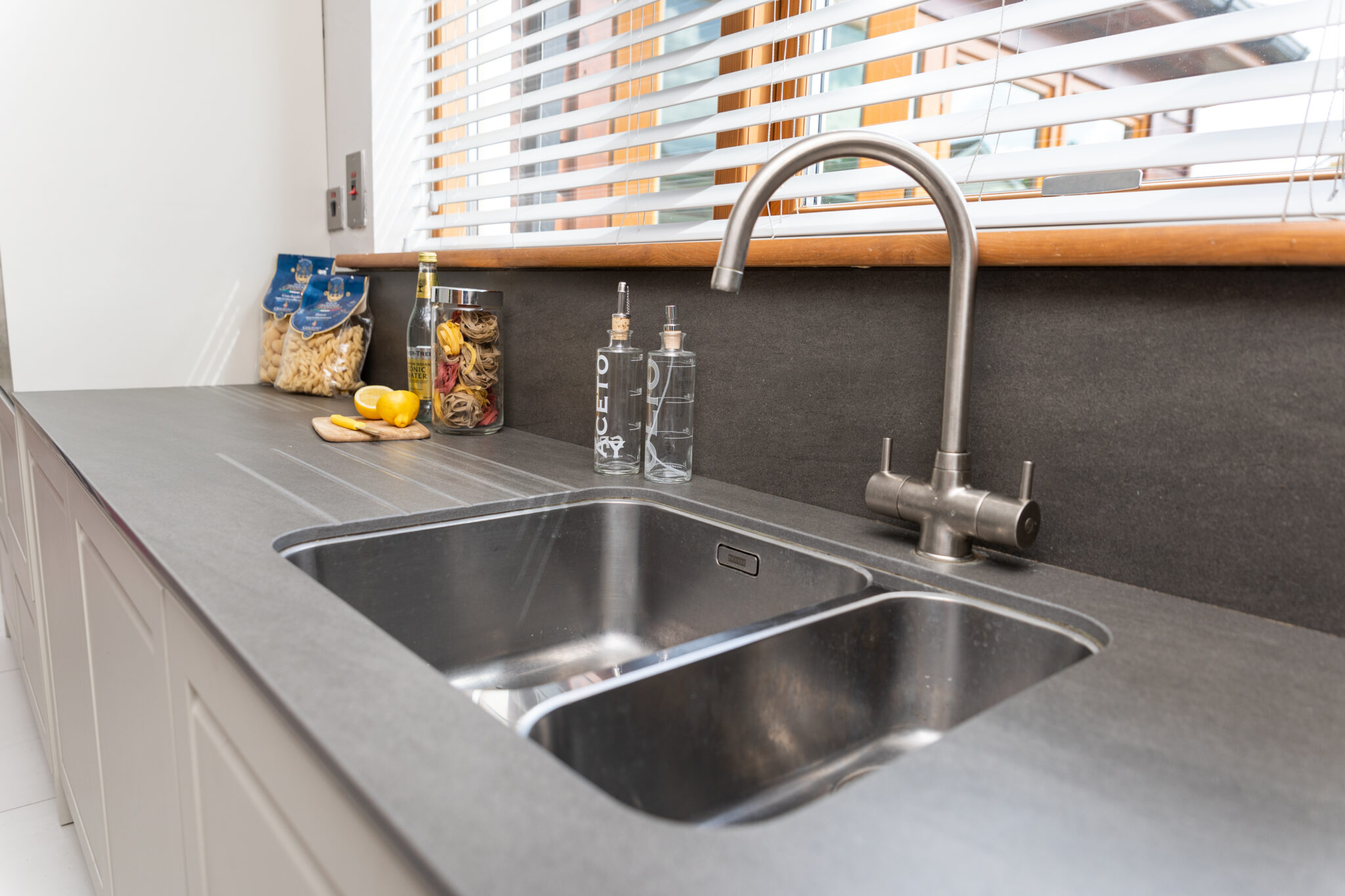 luxury modern kitchen sink